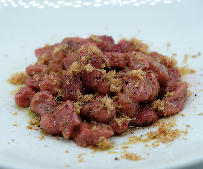 Gnocchetti di bietola rossa con burro, salvia e coriandoli di crudo